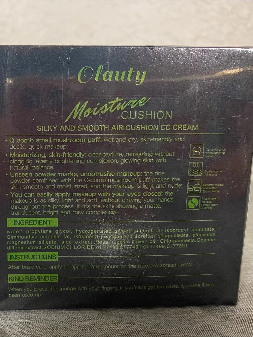 CC Cream - Silky CC Foundation in natural color/tint